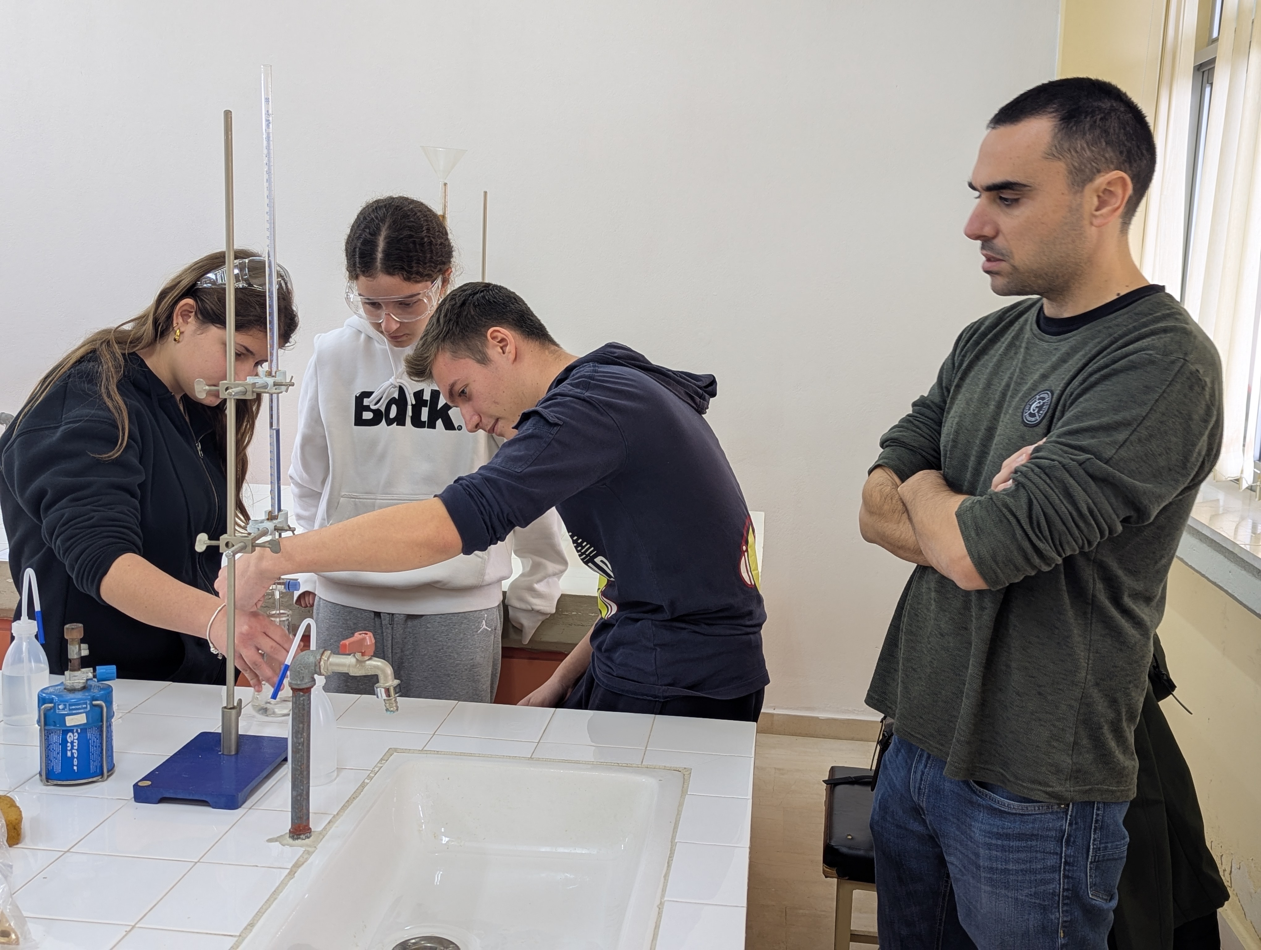 PXL 20251205 094335623